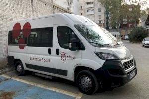 El Centro de Día Pérez Bruschetti cuenta con una segunda furgoneta adaptada para mejorar su servicio de transporte