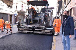El Plan de Asfaltado del Ayuntamiento de Elche para mejorar la seguridad vial llega al centro del casco urbano