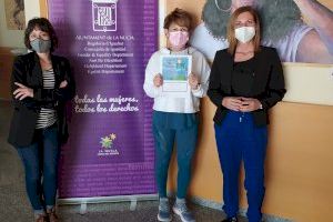 La nuciera Rosa Nicolás gana el tercer premio del concurso ‘Marina Baixa por la igualdad’