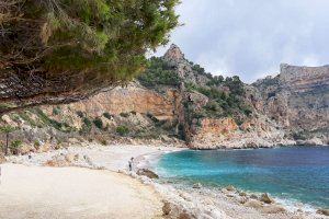 Les millors cales d'Alacant per a fer una excursió en família