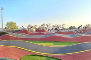 La apertura del Pump Track junto al parque del Río Vinalopó completa una de las zonas de ocio deportivo más importantes de la Comunidad