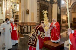 Así ha sido un Domingo de Ramos marcado por la pandemia en la Catedral de Valencia