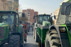 València es col·lapsa per la tractorada dels arrossers