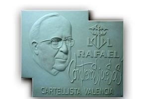 La família de Rafael Contreras dona al Museu Faller una placa escultòrica en forma de retrat d’alt relleu del cartellista