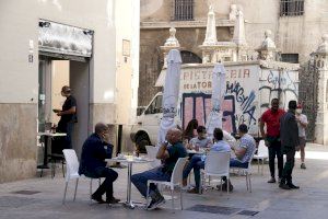 La Comunitat Valenciana amplia les reunions a 6 persones en l'exterior i en l'hostaleria