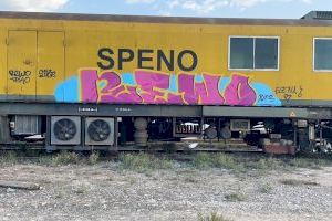 Pillados los autores de los grafitis en dos vagones de un tren de Elche