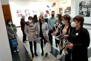El Ayuntamiento de la Vall d'Uixó inaugura la exposición 'Joves Tendències 2021'