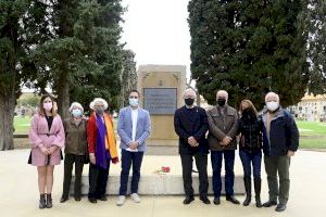 Valencia instala un monolito en el cementerio general en recuerdo de las víctimas del franquismo