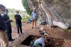 Ontinyent investiga la presència de restes del Paleolític a la cova i l’abric de l’Hedra