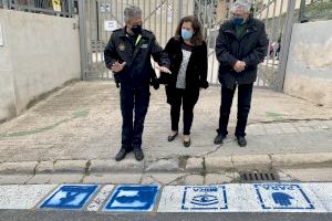 El ayuntamiento de Alcoy pinta pictogramas en los pasos de peatones para personas con trastorno del espectro autista (TEA)