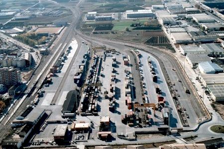 Adif licita la gestión de servicios y comercialización en las terminales de mercancías de Valencia Fuente San Luis y de Silla