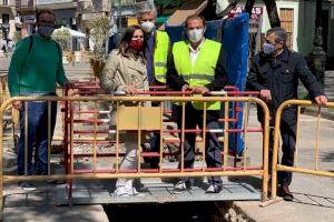 Continua la renovació la xarxa d'aigua en l'avinguda María Cristina després de les troballes arqueològiques
