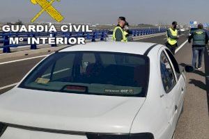 La Guardia Civil de Valencia detiene a dos personas implicadas en dos robos con fuerza en la localidad de Benigánim