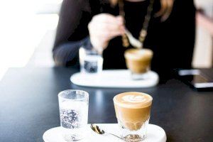 Un estudi de la UMH mostra que el consum habitual de cafè disminueix el risc de mort a llarg termini en adults