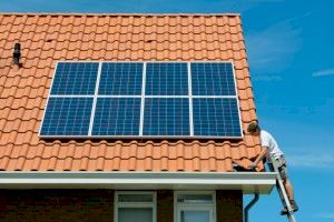 Sellent aplicará rebajas fiscales a los vecinos que instalen placas fotovoltaicas