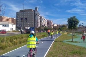 El Ayuntamiento retoma el programa Biciescuela para fomentar el uso de la bicicleta entre los jóvenes de Alicante con medidas anticovid