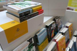 Correos apoya a los libreros de Valencia para que vendan también online