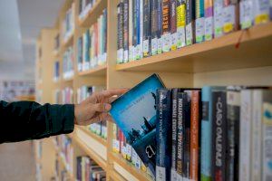 La Biblioteca Municipal de Cullera celebra el Dia del Llibre amb un augment significatiu dels seus préstecs