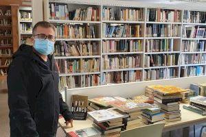 El Ayuntamiento de Xilxes incorpora 52 nuevos libros al fondo bibliográfico municipal