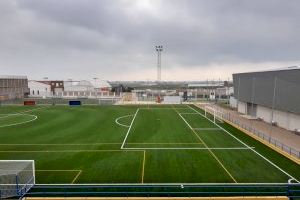 L’Ajuntament de Meliana recepciona l’obra del canvi de gespa del camp de futbol
