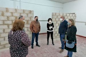 El alcalde y la edil de Desarrollo Empresarial visitan los talleres de Empleo de Villena