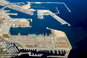 El Ple de València acorda demanar al Port que complisca amb els objectius de descarbonització de la ciutat