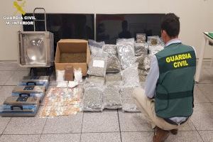 La Guardia Civil detiene a 4 personas por envíos de droga mediante paquetería desde Alicante