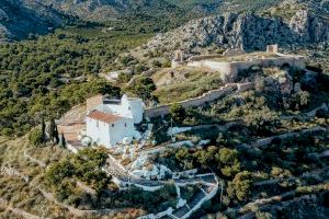 Castelló diseña una guía con cinco rutas para disfrutar del senderismo y el patrimonio