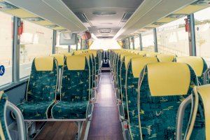 La Conselleria de Obras Públicas y Movilidad lanza ayudas de 8.400 euros por autobús para líneas de transporte discrecional de personas viajeras por carretera