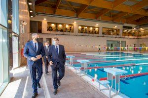 El presidente de la Generalitat Valenciana visita las obras finalizadas del Centre Municipal d’Esports de Cullera