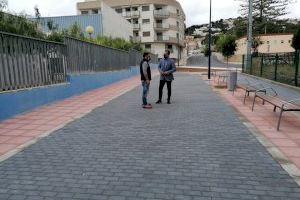 El Ayuntamiento de Peñíscola finaliza las obras de peatonalización de la calle del instituto