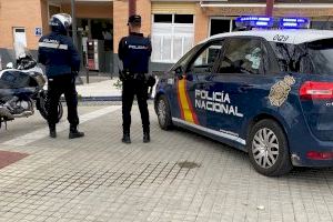 La Policía Nacional ha detenido en Elche a una pareja que se encontraba de paso en la ciudad para traficar con drogas