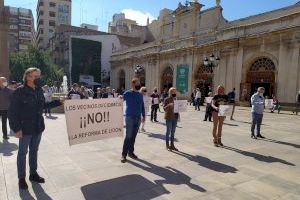 Las asociaciones vecinales de Rafalafena y la Marjalería protestan en Castellón por la reforma de la avenida de Lidón
