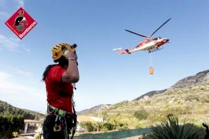 Excursiones imprudentes: bomberos intervienen hasta en seis rescates en montañas de Alicante