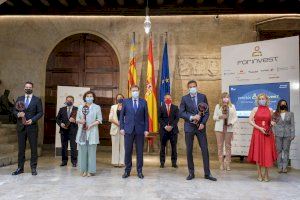 El presidente de la Generalitat Valenciana, Ximo Puig, entrega los Premios Forinvest 2021