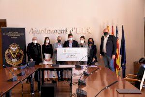 El Ayuntamiento y la Junta Mayor de Cofradías destinan 5.000 euros de la subasta benéfica ‘Ars et Caritas’ a las asociaciones Conciénciate y Aspanias