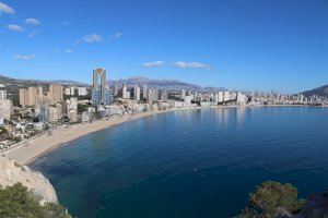El covid desploma a la mitad las reservas turísticas en la provincia de Alicante