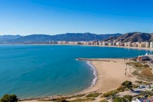 El paradís sense ixir de casa: la Comunitat Valenciana lidera el rànquing de platges amb bandera blava