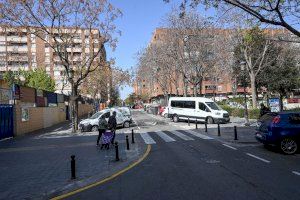 Movilidad Sostenible amplía el espacio peatonal en Vara de Quart