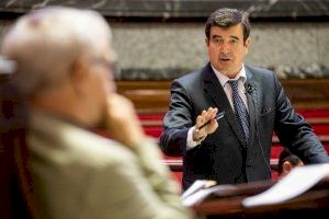 Giner alerta de que los valencianos tendrán que pagar otros 10 millones de euros al pozo sin fondo de la EMT