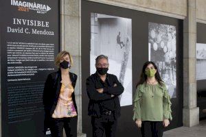 Imaginaria abre la exposición ‘Invisible’ de David C. Mendoza a la Façana del Mercat de Castelló
