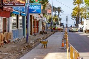 Benidorm repone alcantarillado, agua potable y aceras y la escena urbana de la avenida de Almería