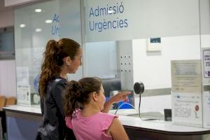 Los pacientes del Hospital de Manises le dan un ‘notable alto’ a la atención en Urgencias durante la pandemia