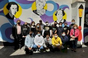 El alumnado de 2º de bachillerato artístico del IES 1 de Requena elabora el mural “Defensoras De La Igualdad”