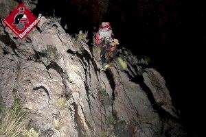 Ocho horas de rescate de dos escaladores en el Puig Campana