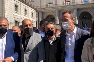 El alcalde de Elche y la consellera de Agricultura apoyan en Madrid a los regantes en defensa del trasvase del Tajo-Segura