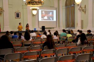 Les Llegendes de Bécquer arriben a l’alumnat de Xàtiva a través de sessions d’animació programades per la Biblioteca
