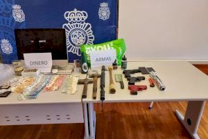 Una comunicación anónima a través de la web de la Policía alertó de la existencia de un narcopiso en Elche