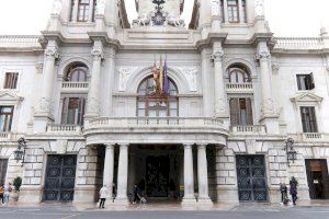 El famoso balcón del Ayuntamiento de Valencia volverá a abrirse a las visitas el 8 de junio