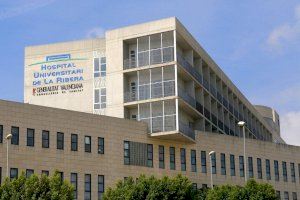 La Unidad de Reanimación del Hospital de la Ribera de Alzira se queda sin celadores por el cese de los contratos Covid